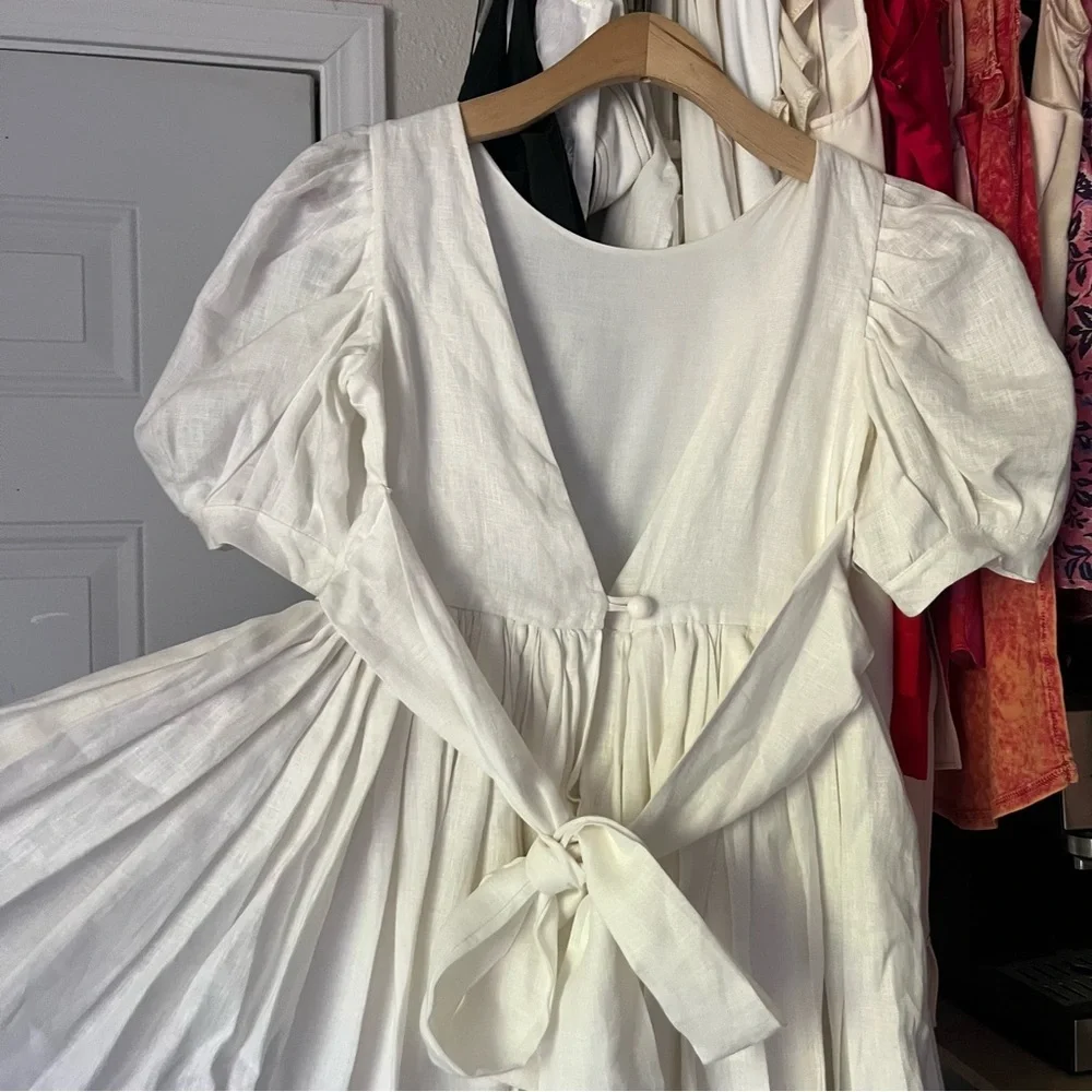 HAPPY BUTTON white linen short‎ puff sleeve babydoll full skirt tie back mini